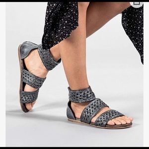 Roan Clio leather sandals